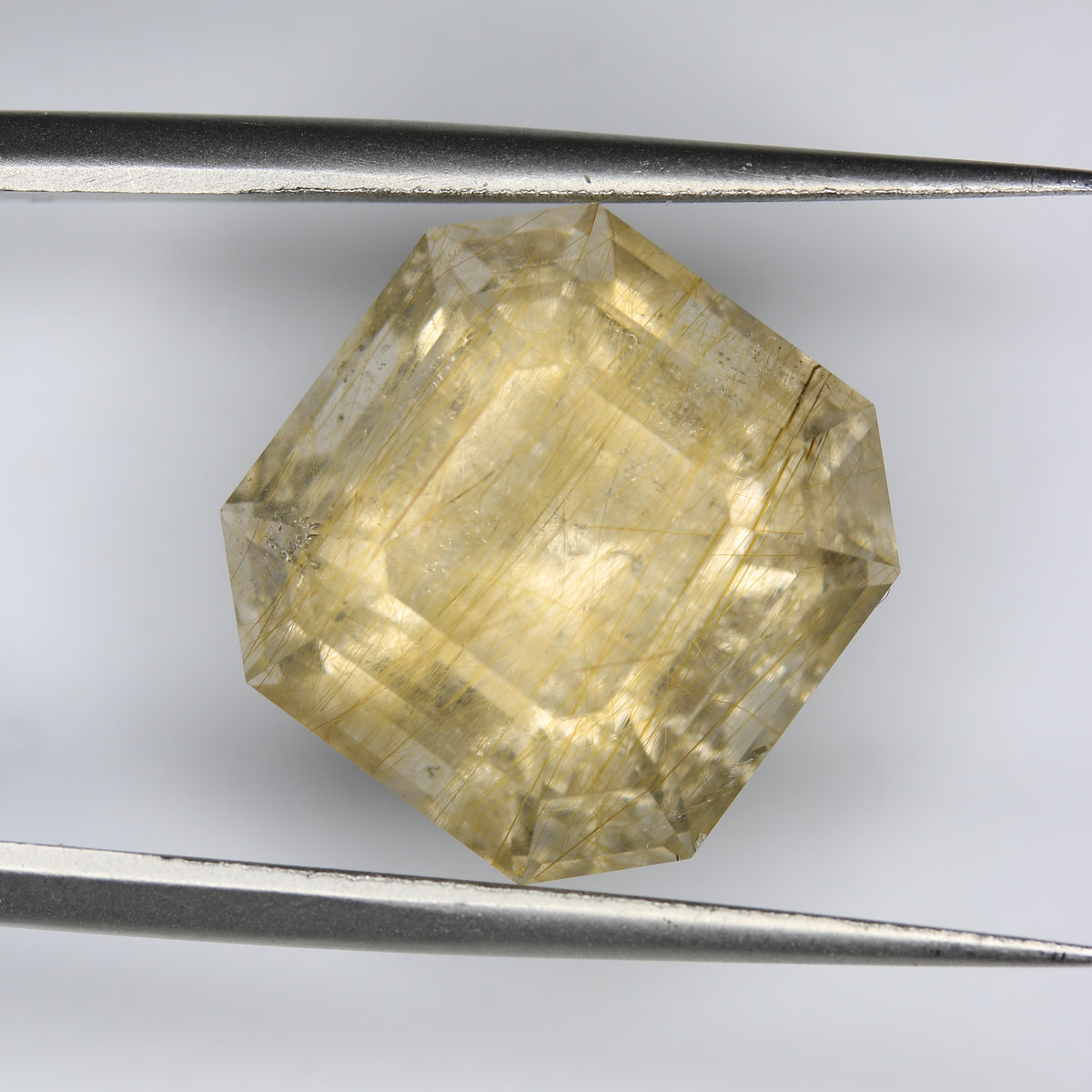 12.9ct Quartz Rutile Golden