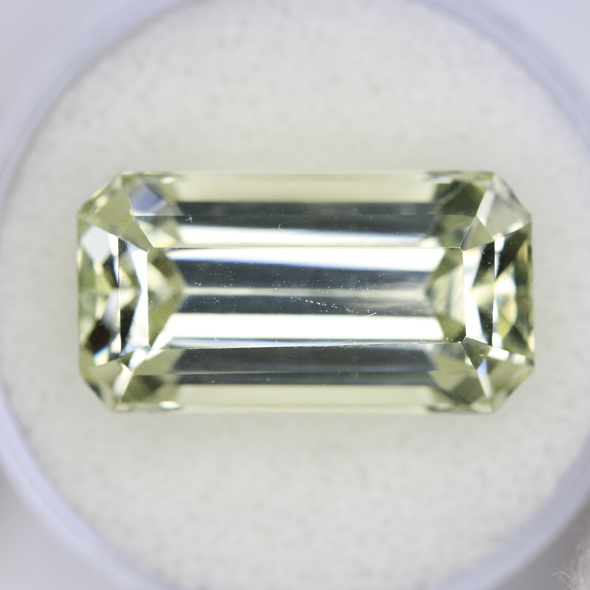 16.54ct Kunzite Green (Hiddenite) - alternate view 2