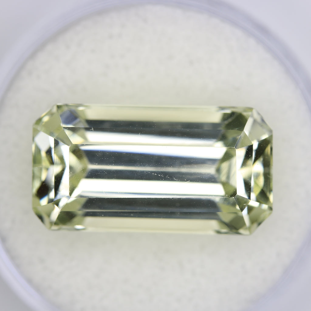 16.54ct Kunzite Green (Hiddenite)