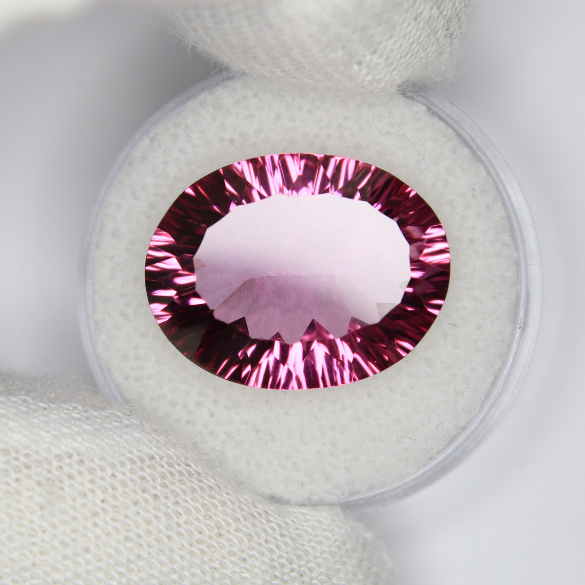 16.85ct Topaz Pink - alternate view 2