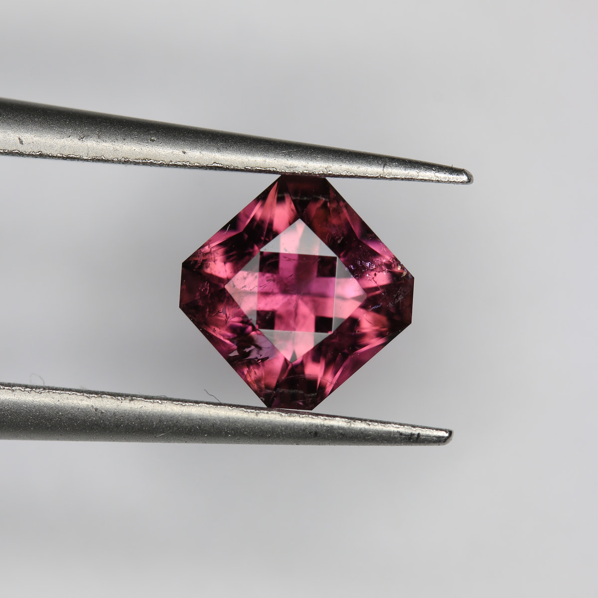 1ct Tourmaline Rubellite - alternate view 2