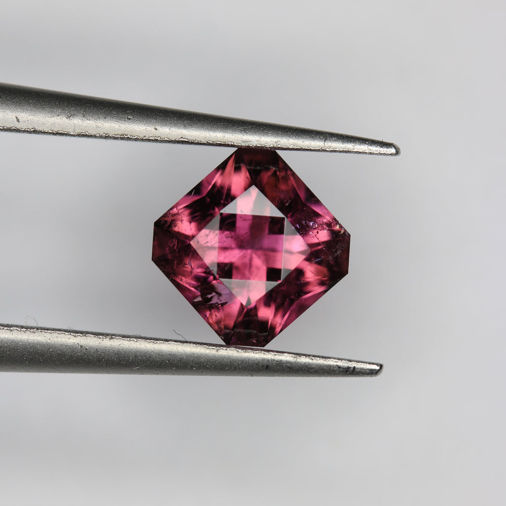 1ct Tourmaline Rubellite - alternate view 2
