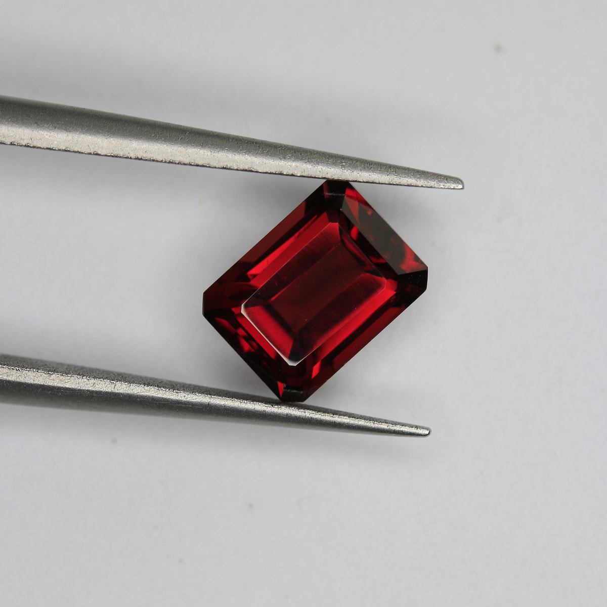 2.14ct Garnet - alternate view 2