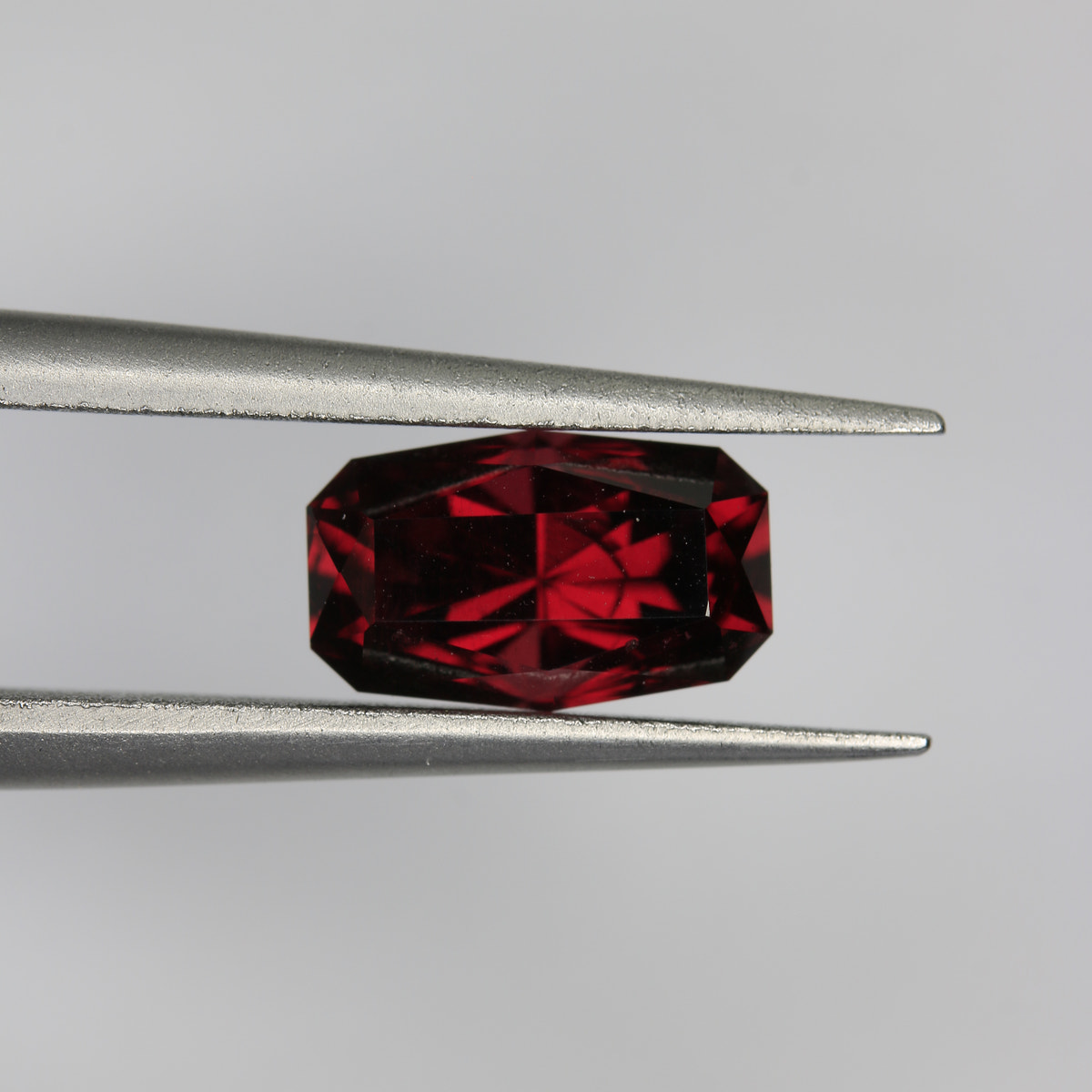 2.1ct Garnet
