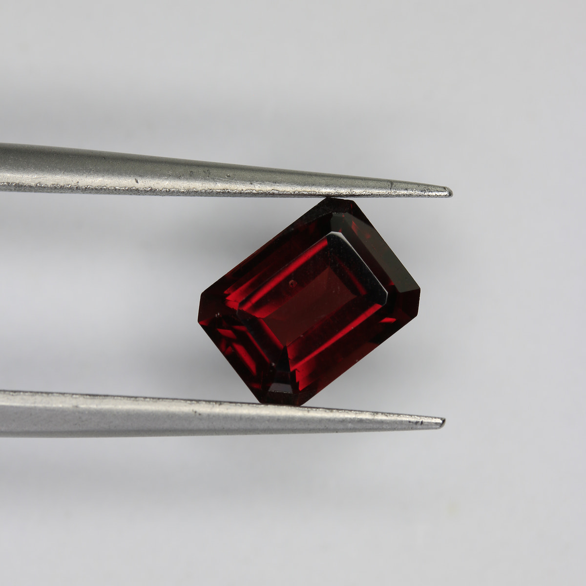 2.1ct Garnet - alternate view 2