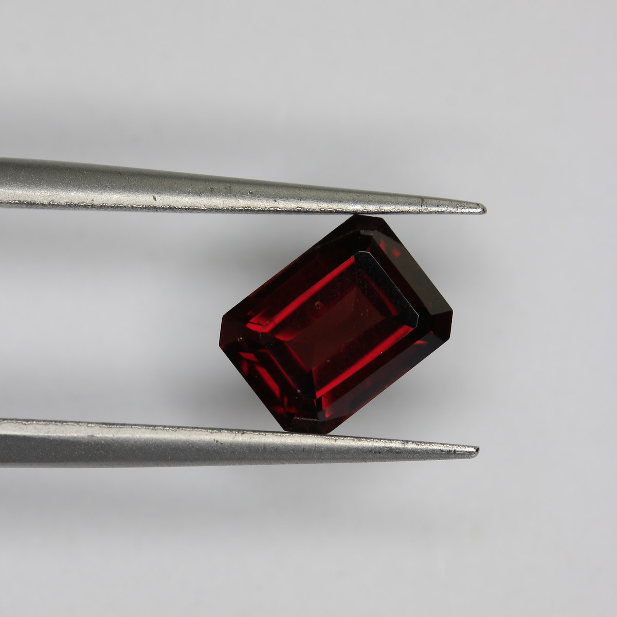 2.1ct Garnet