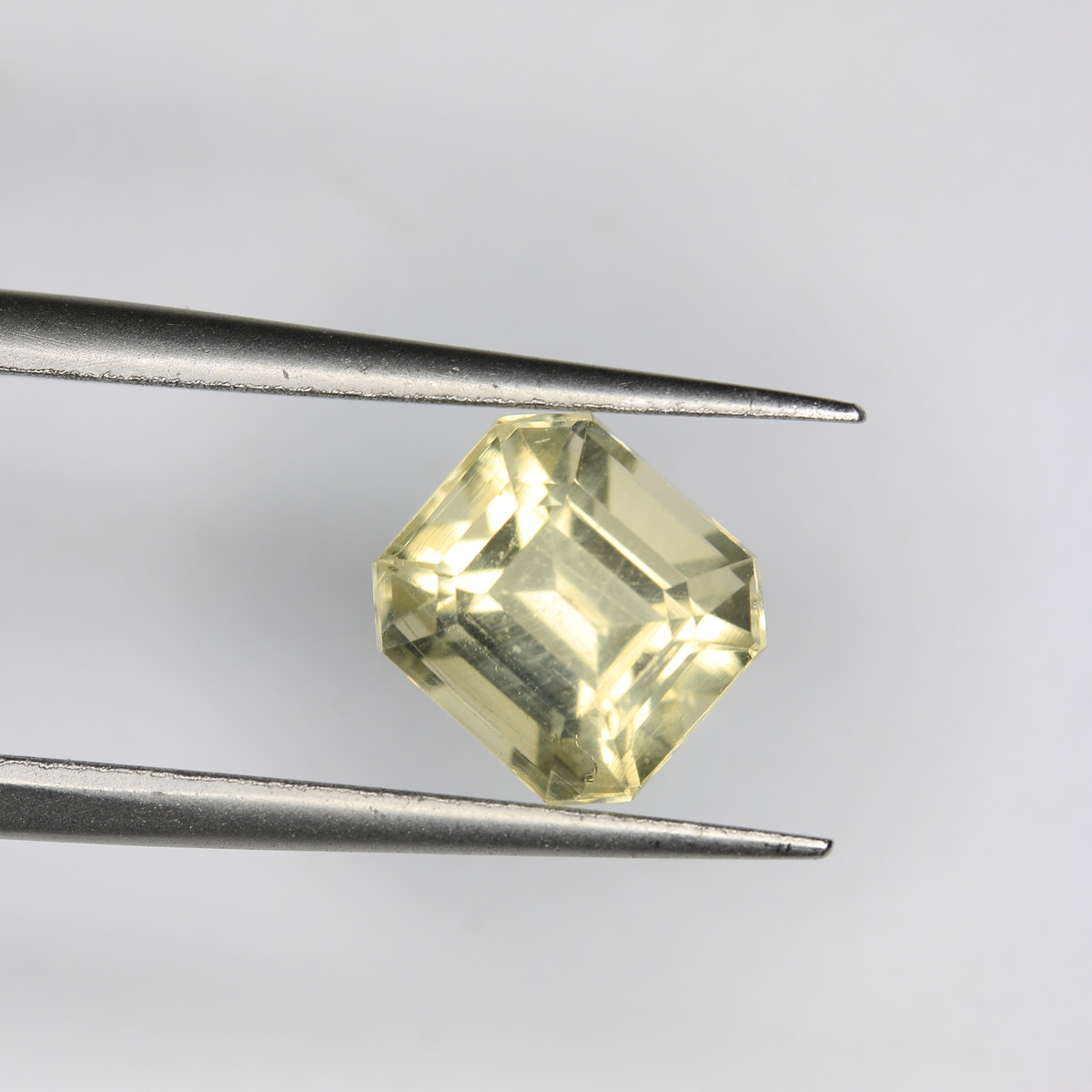 2.23ct Scapolite