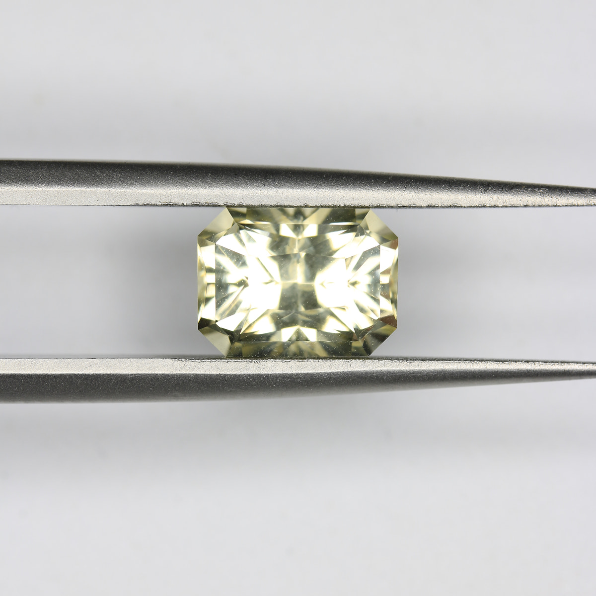 2.2ct Scapolite