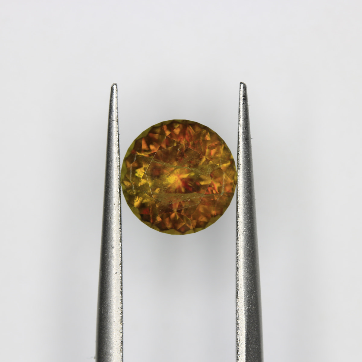 2.3ct Sphene