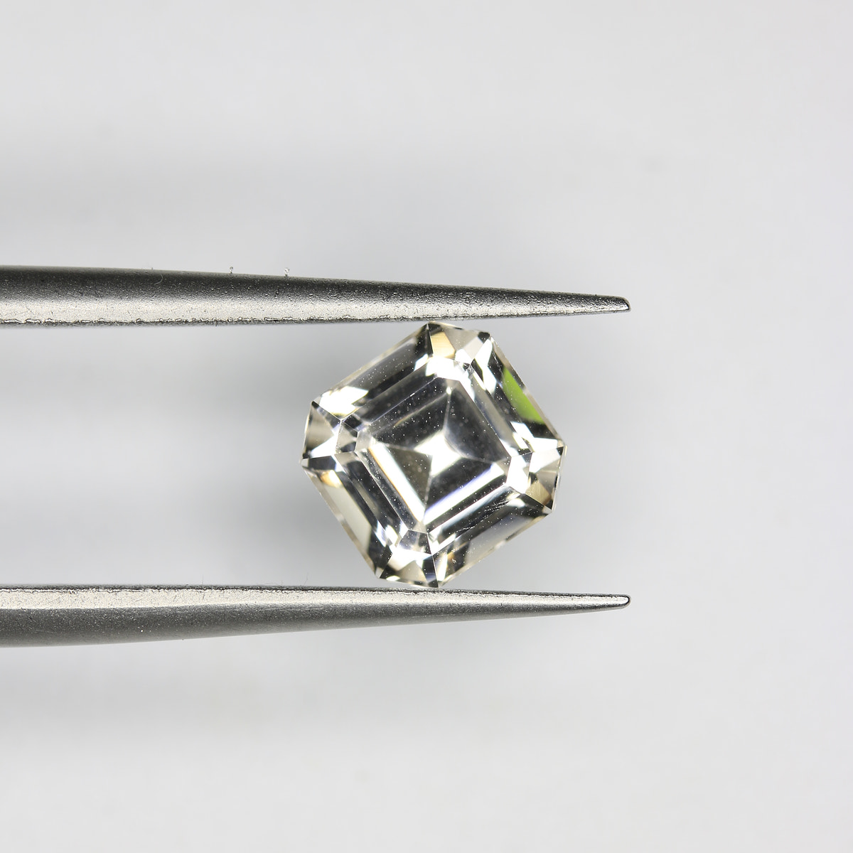 2.44ct Topaz Skardu - alternate view 2