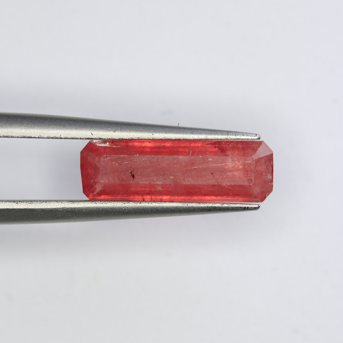 2.45ct Rhodonite rare - alternate view 2