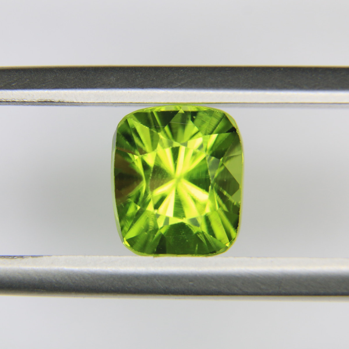 2.57ct Peridot