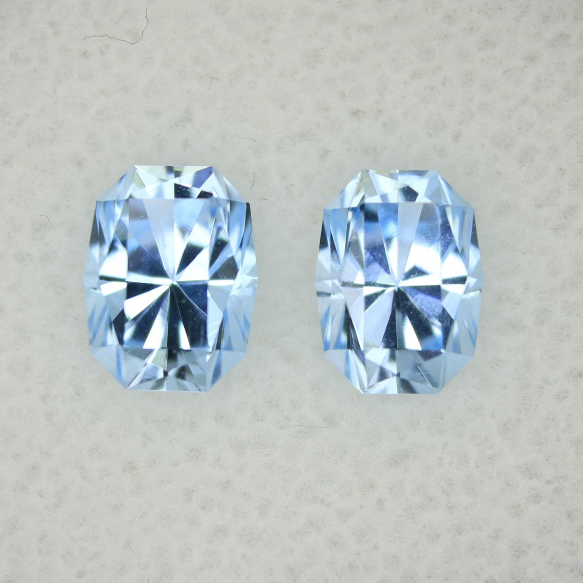 2.62ct Topaz Sky blue Pair