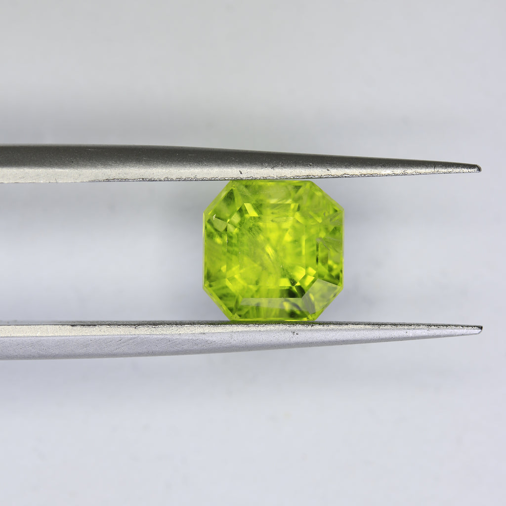 2.64ct Peridot - alternate view 2