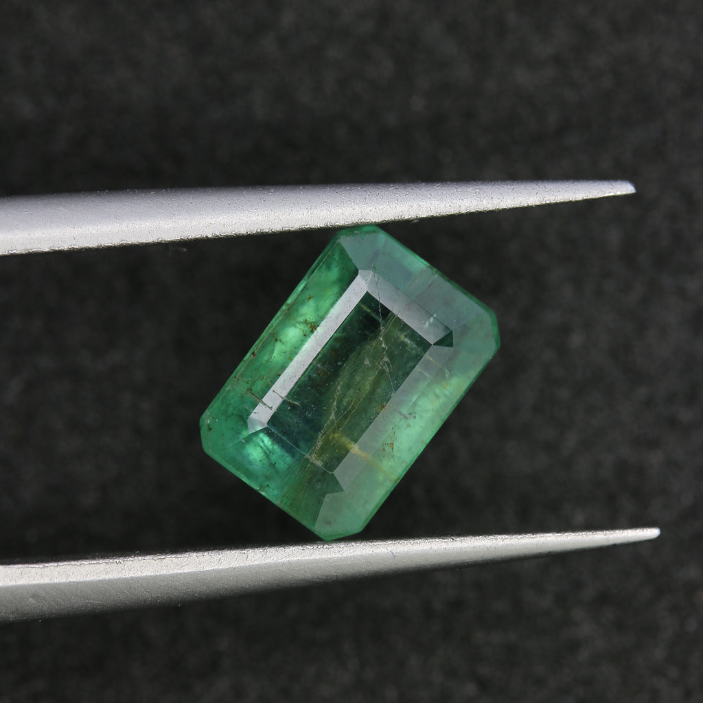 2.6ct Emerald Zambian - alternate view 3
