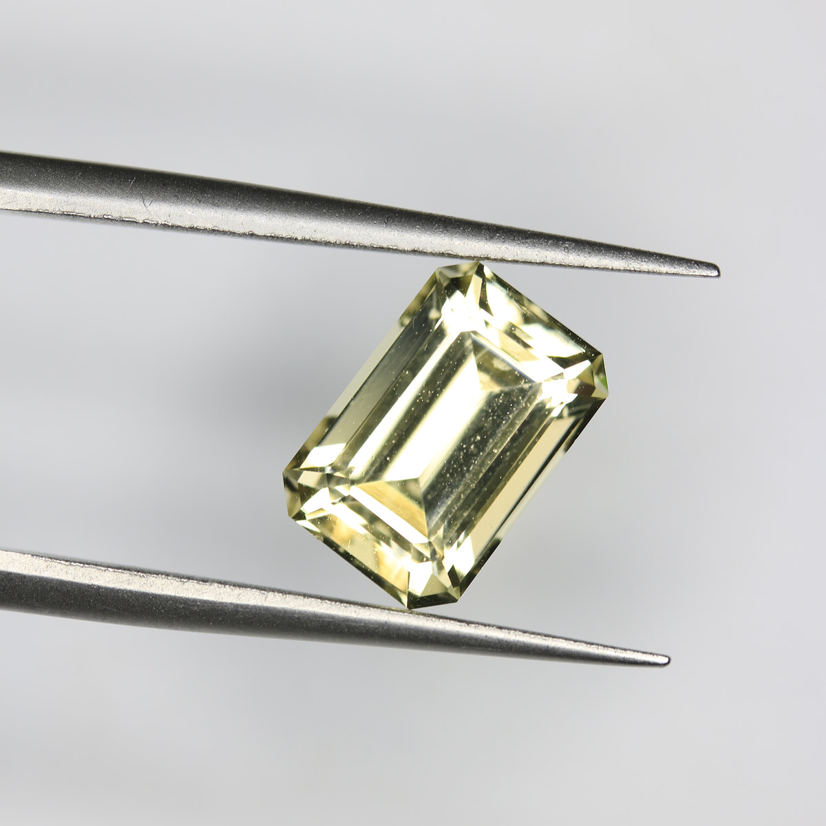 2.70ct Topaz Skardu - alternate view 2