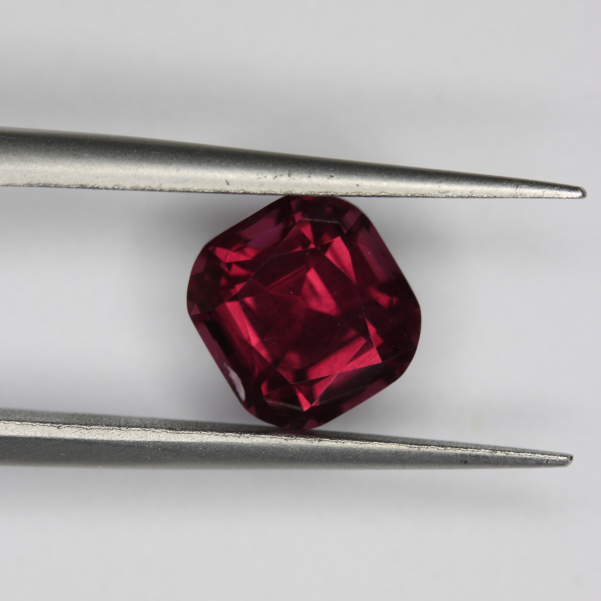 2.75ct Garnet