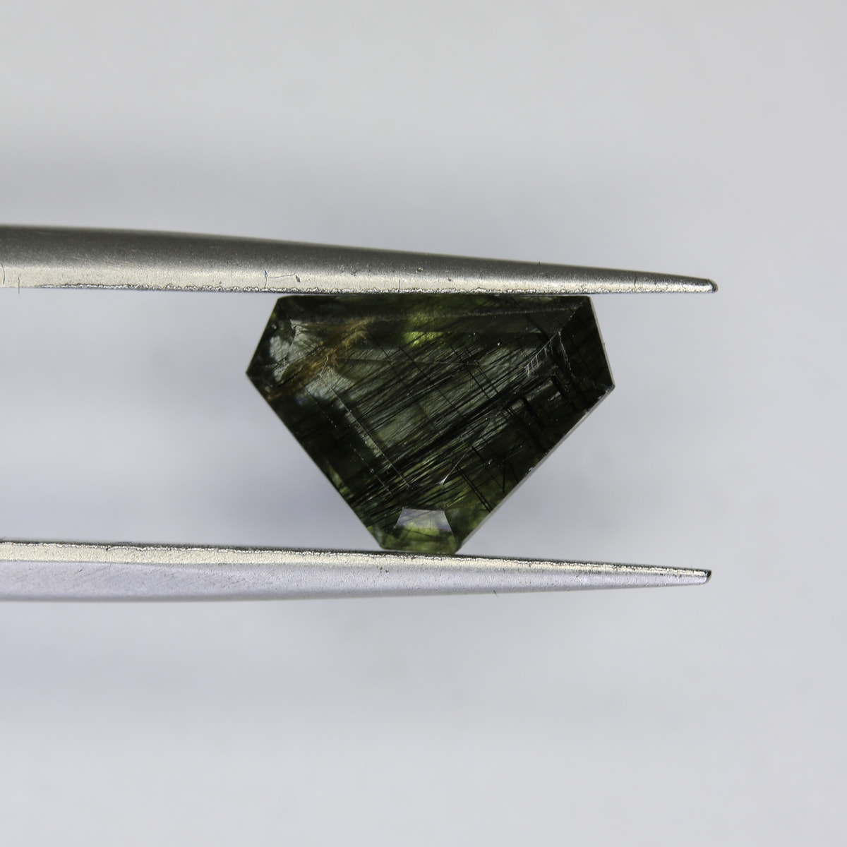 2.75ct Peridot Rutile