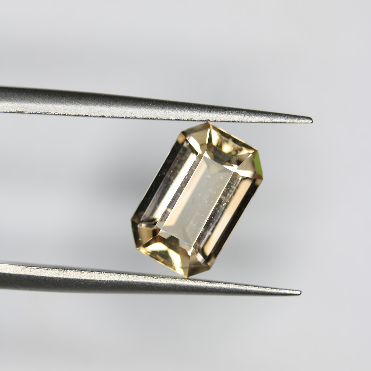 2.80ct Topaz White - alternate view 2