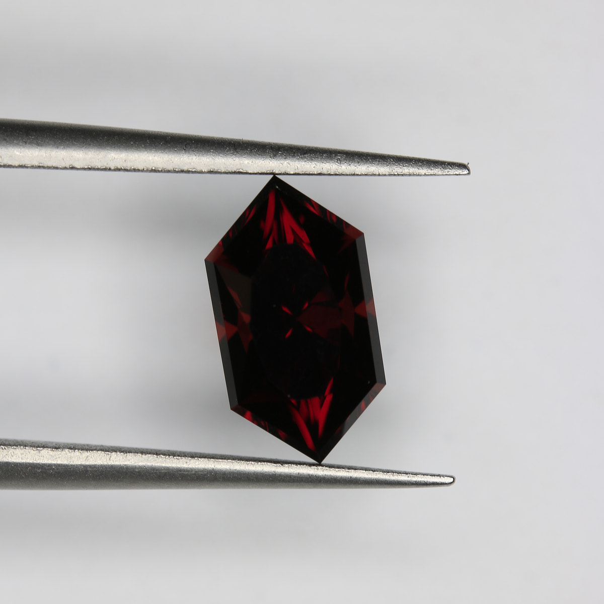 2.88ct Garnet