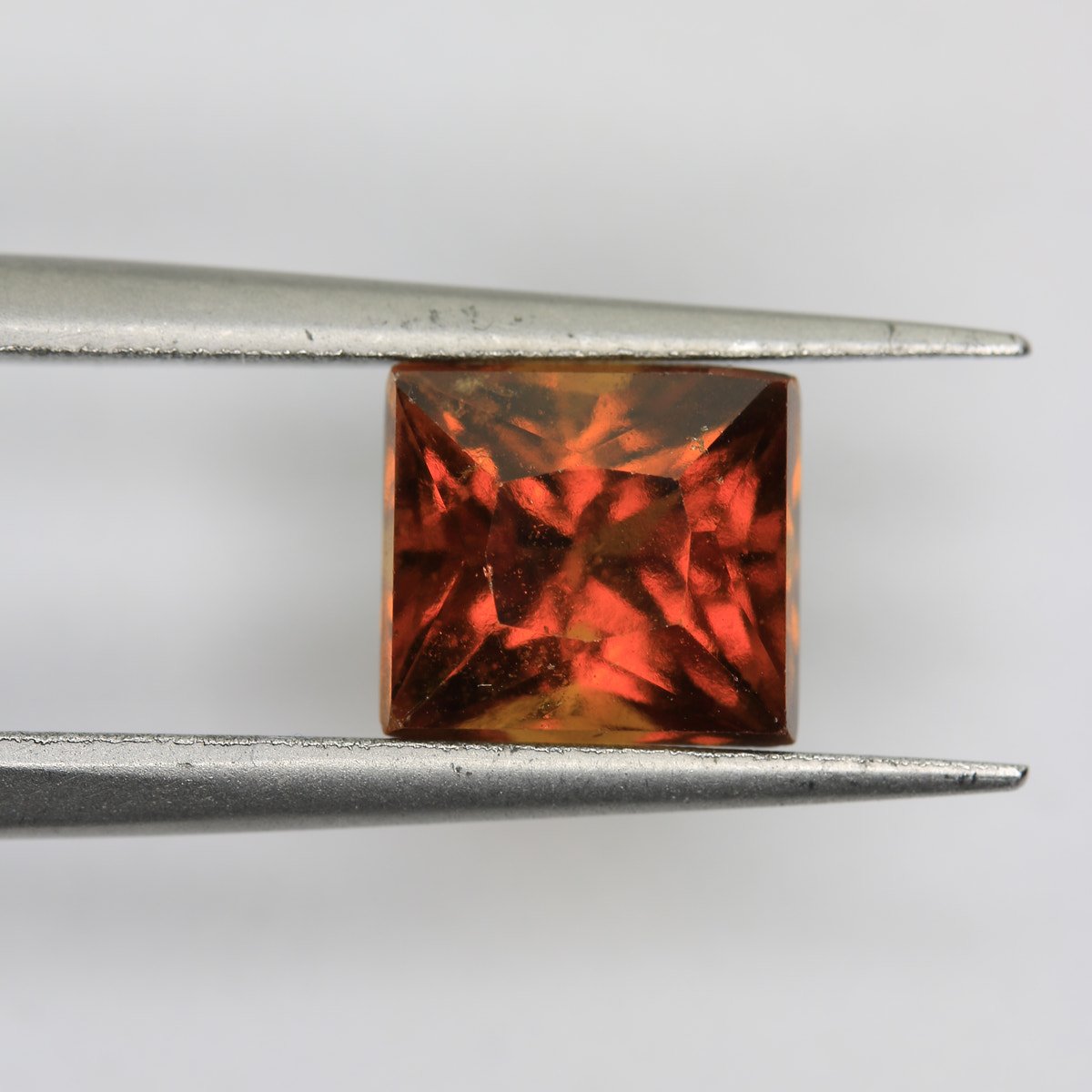 2.8ct Garnet Hessonite