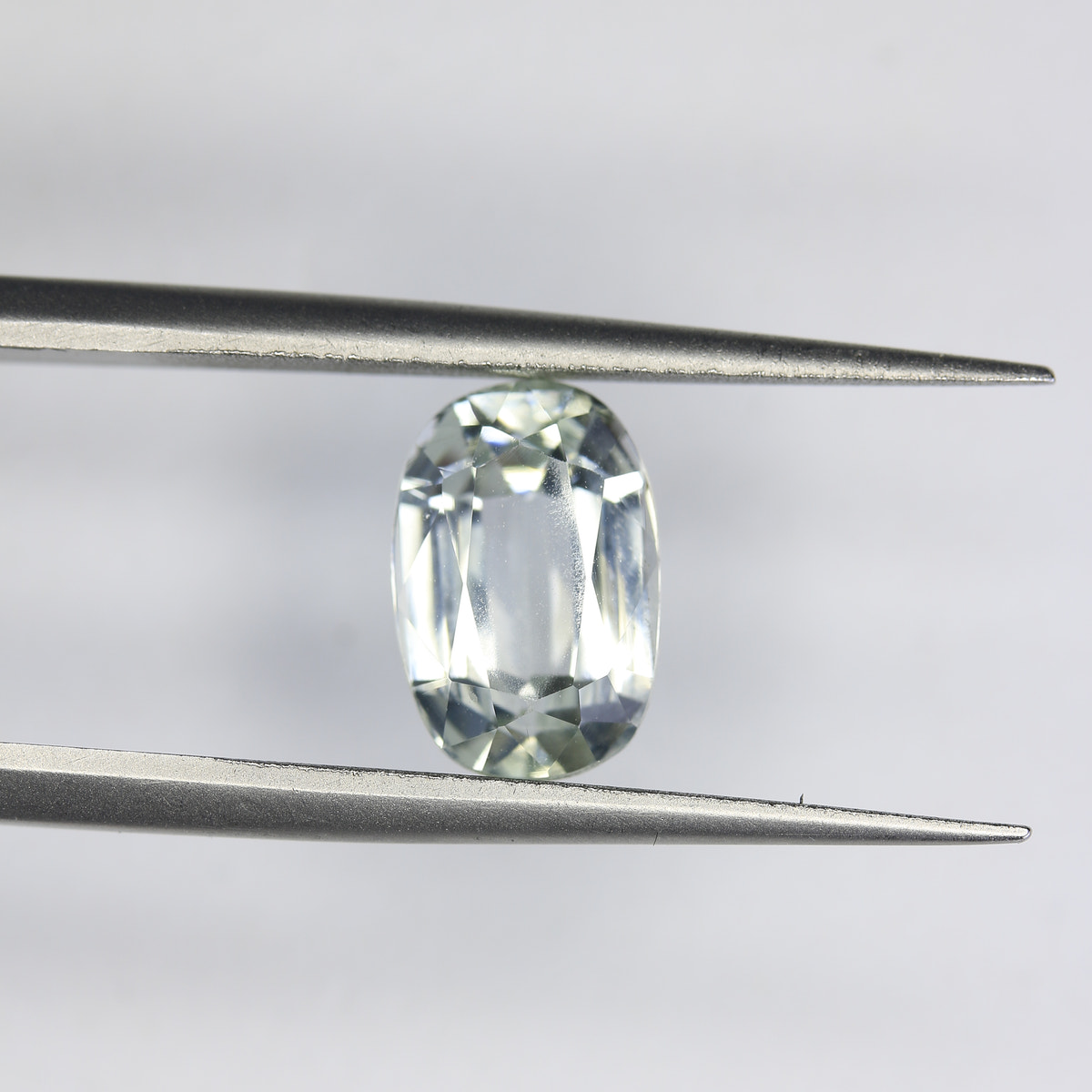 2.95ct Kunzite Green (Hiddenite) - alternate view 2