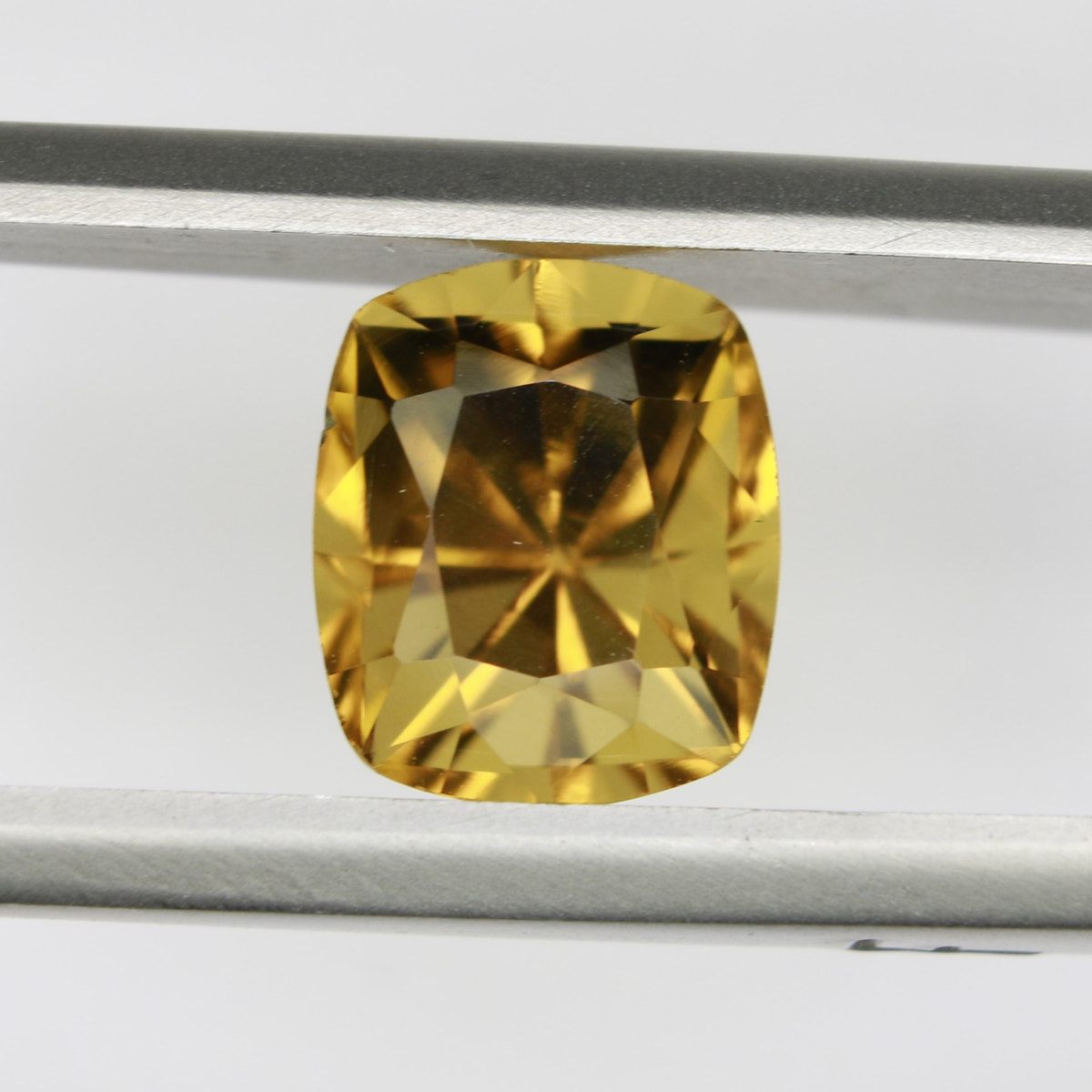2.9ct Citrine - alternate view 2