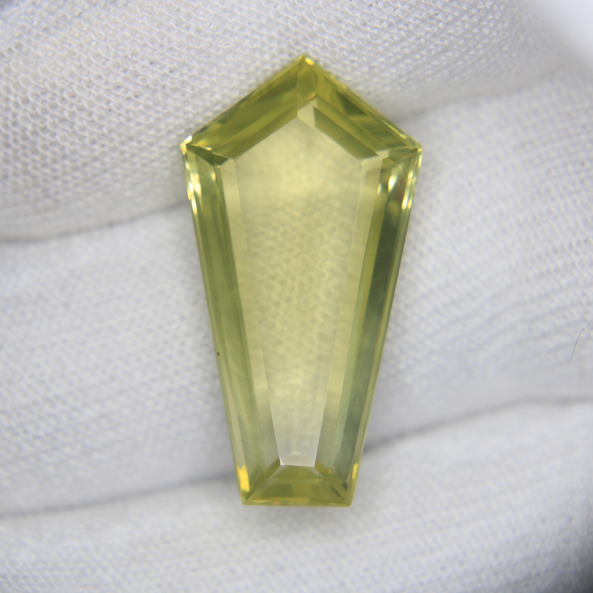 20.15ct Quartz Lemon - alternate view 2