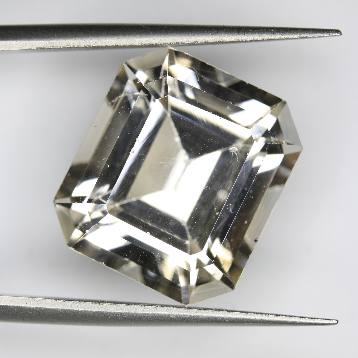 20.85ct Topaz Skardu - alternate view 2