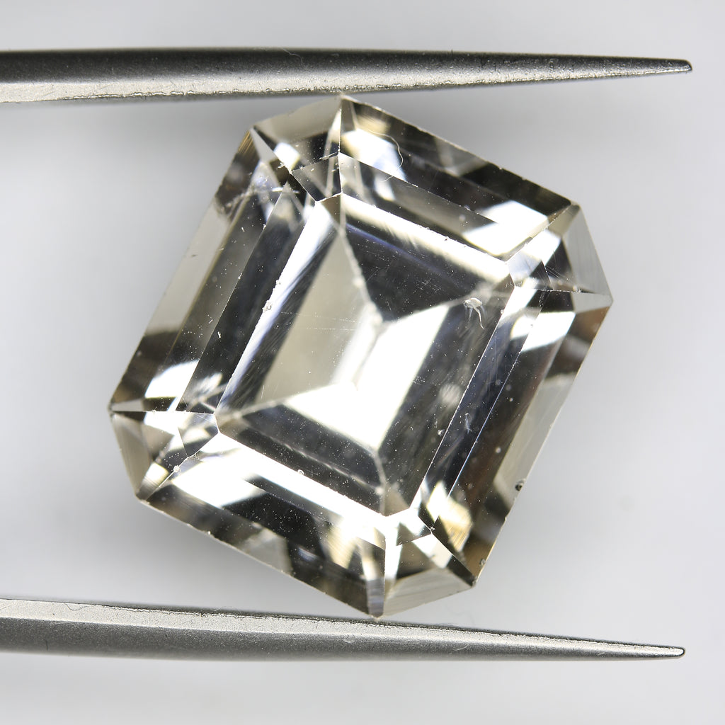 20.85ct Topaz Skardu - alternate view 2