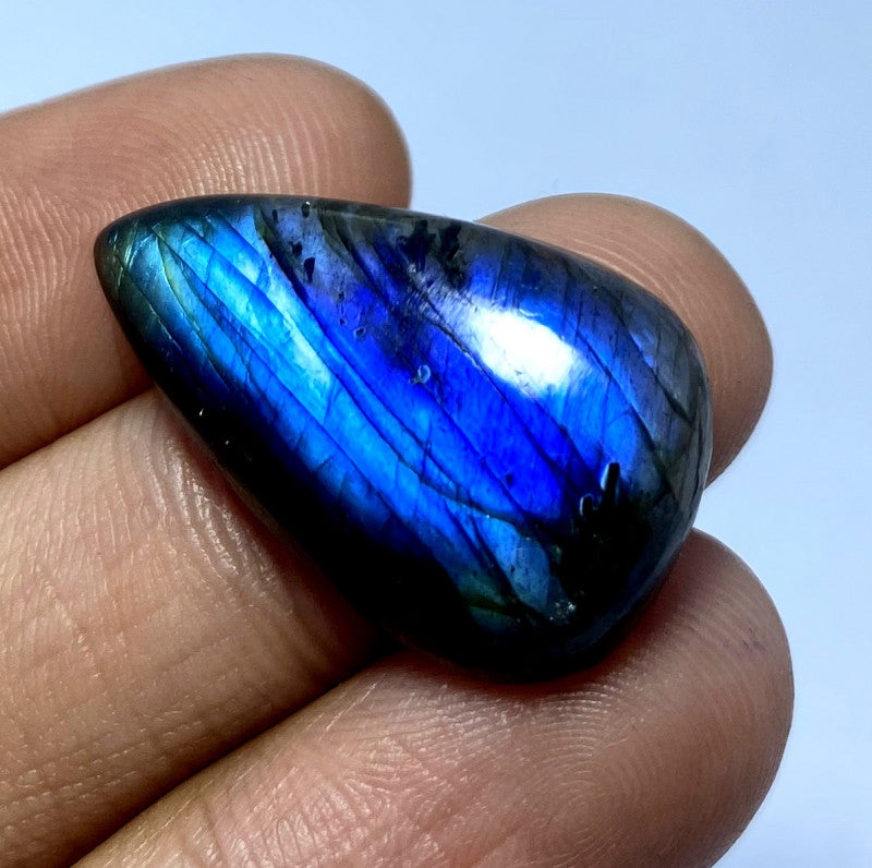 20ct Labradorite cabochon - alternate view 3