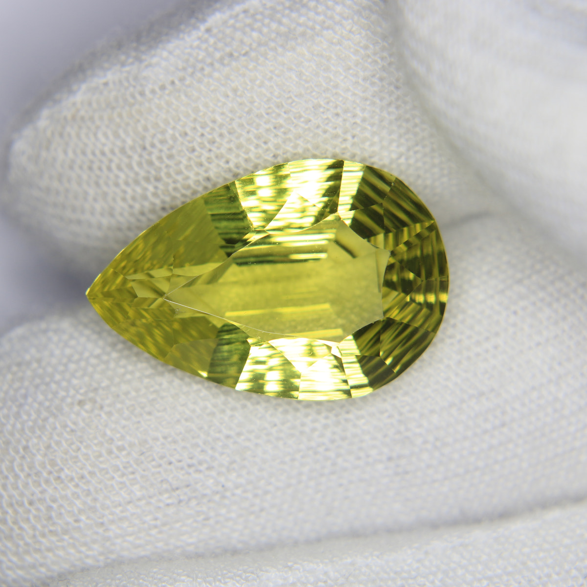 21.41ct Quartz Lemon - alternate view 2