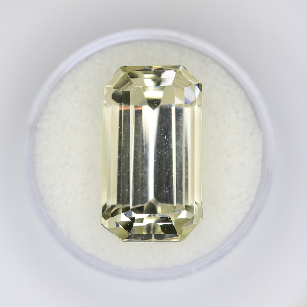 24.85ct Kunzite Yellow (Spodumene)