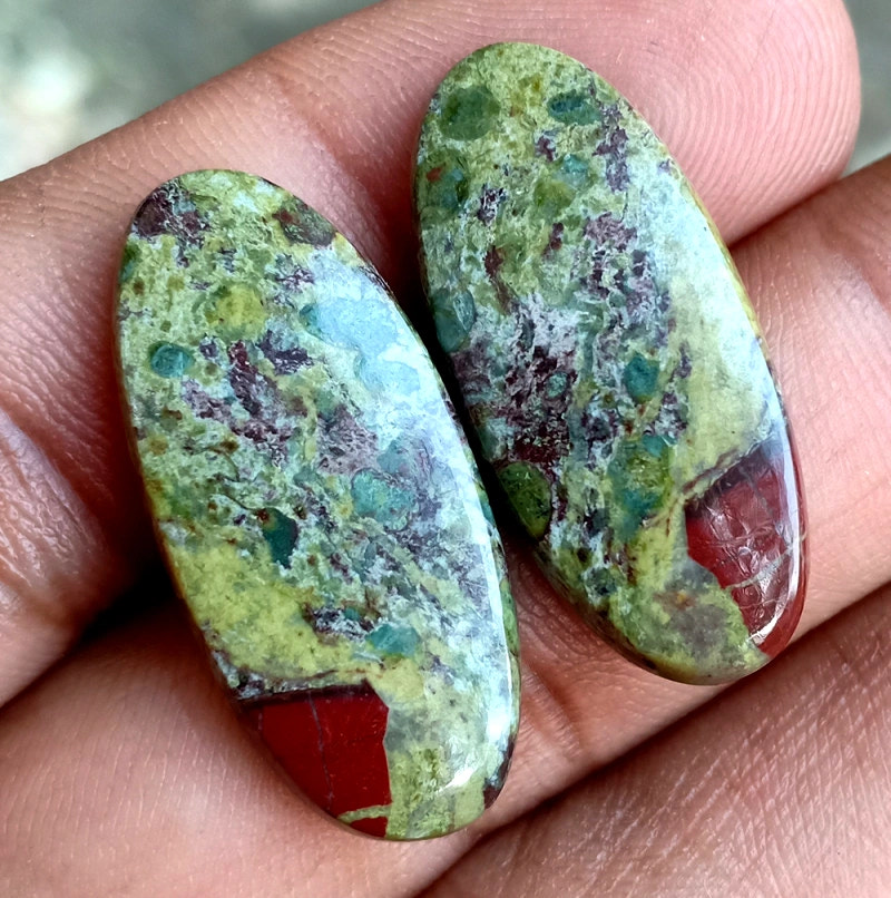 28.25ct Dragon Bloodstone Jasper Pair - alternate view 2