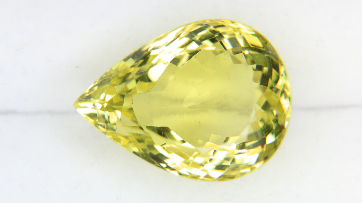 28.42ct Quartz Lemon