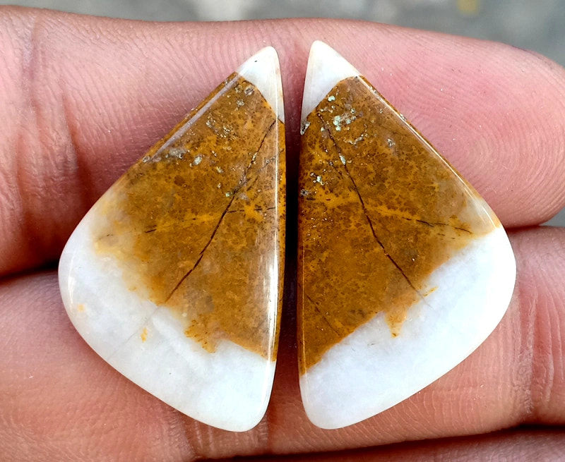 28.4ct Brown Palm Jasper Pair - alternate view 3