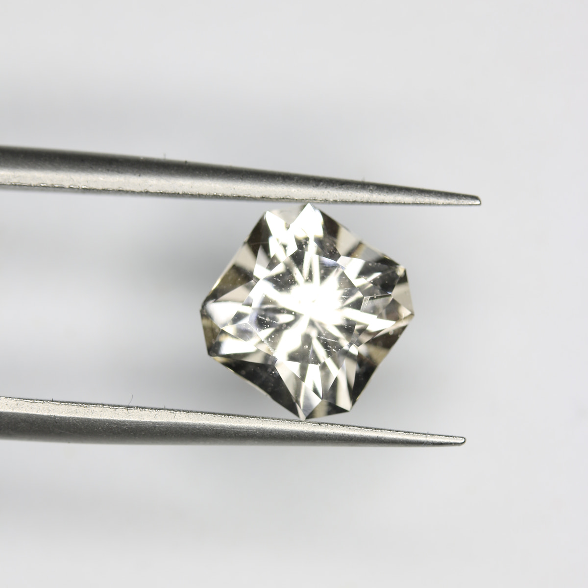 3.18ct Topaz white - alternate view 2