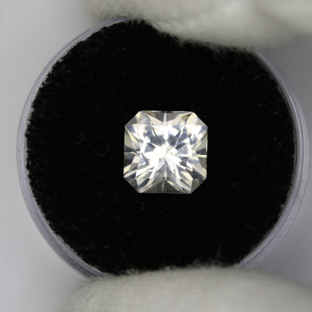 3.18ct Topaz white