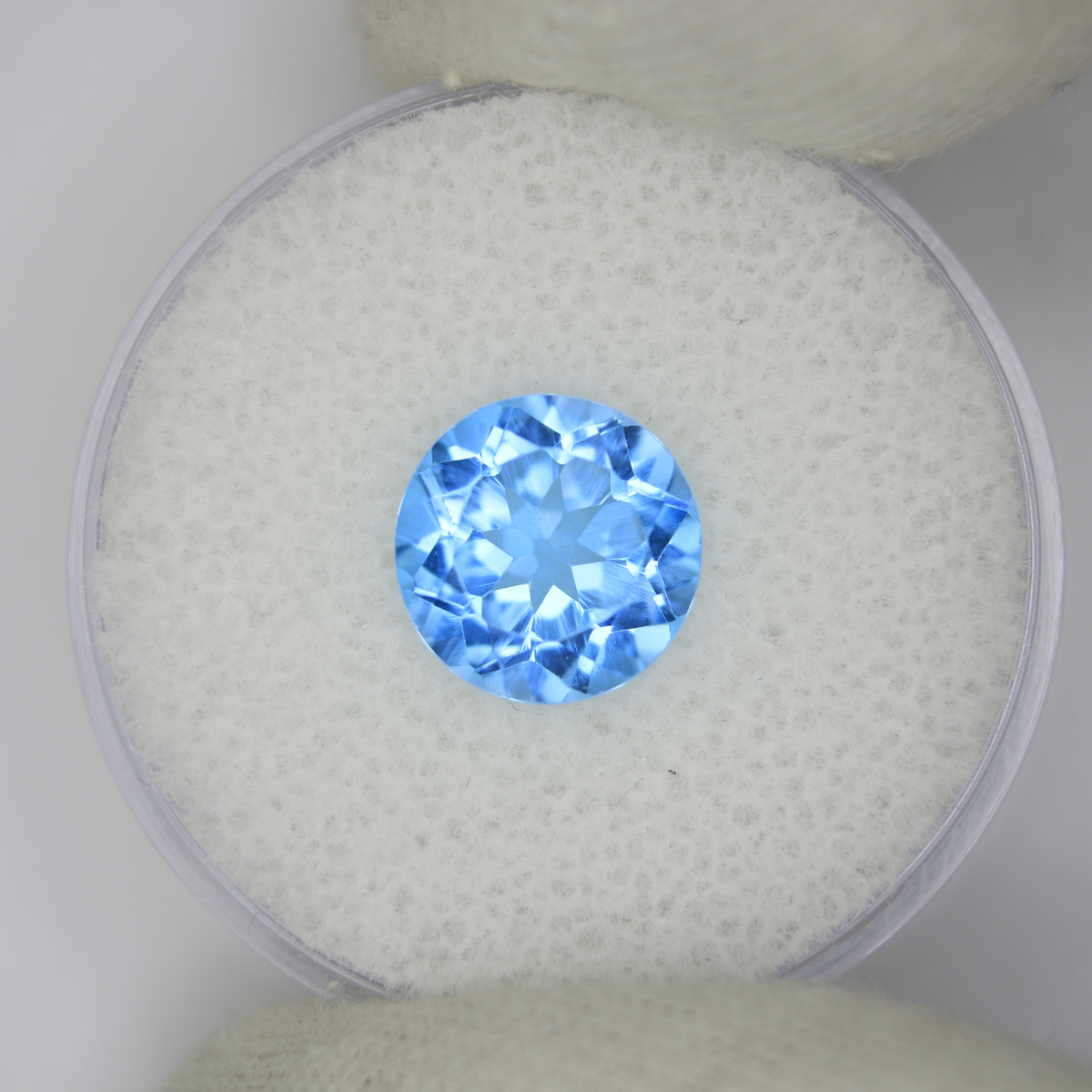 3.1ct Topaz Swiss blue - alternate view 2