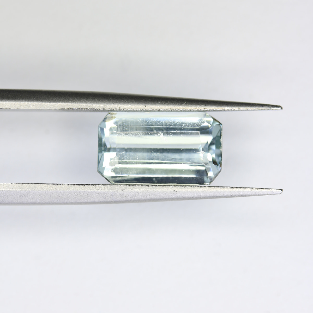 3.24ct Kunzite Green (Hiddenite) - alternate view 2