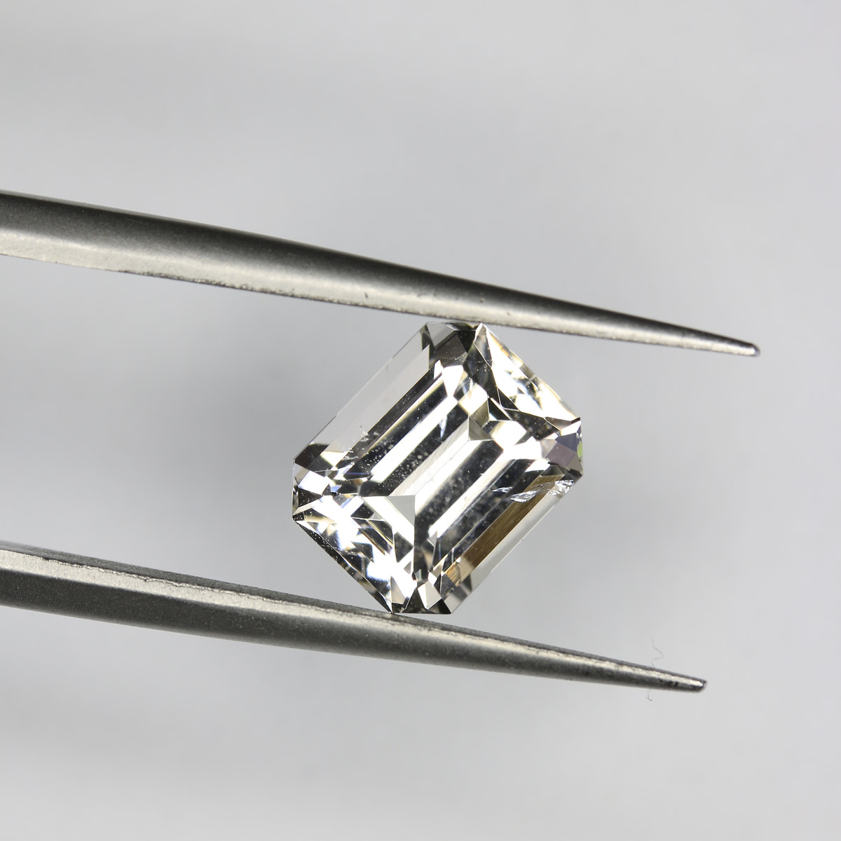 3.25ct Topaz White - alternate view 2