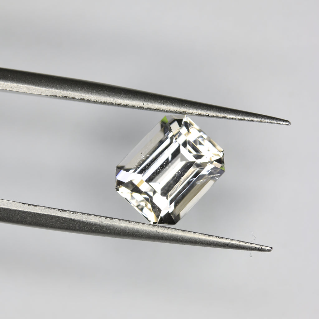 3.25ct Topaz White - alternate view 3