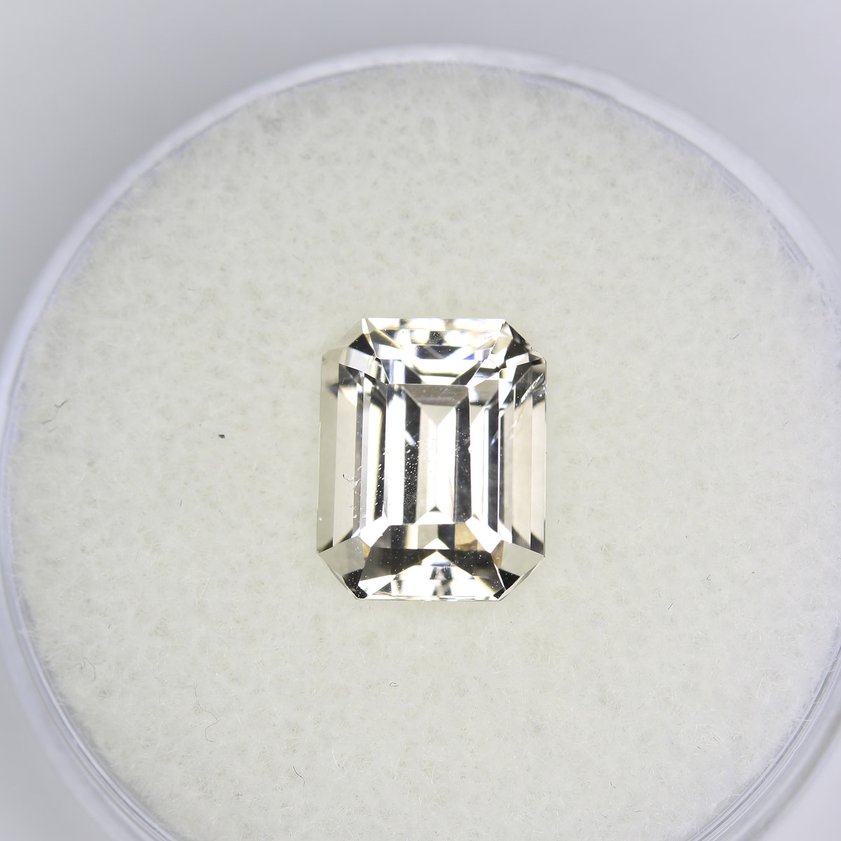 3.25ct Topaz White - alternate view 4