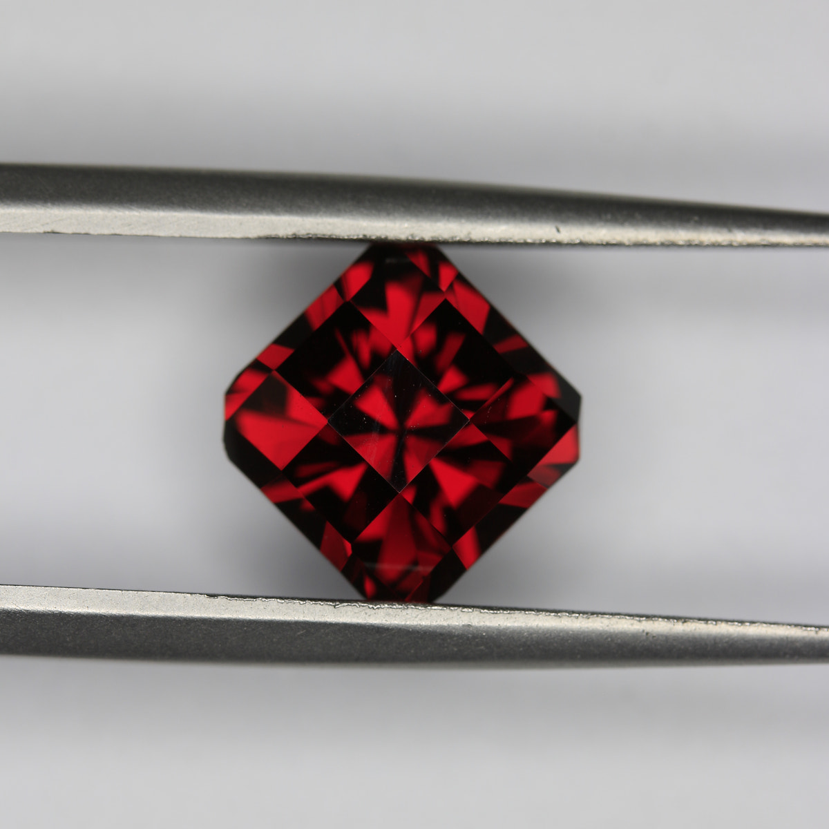 3.32ct Garnet - alternate view 2