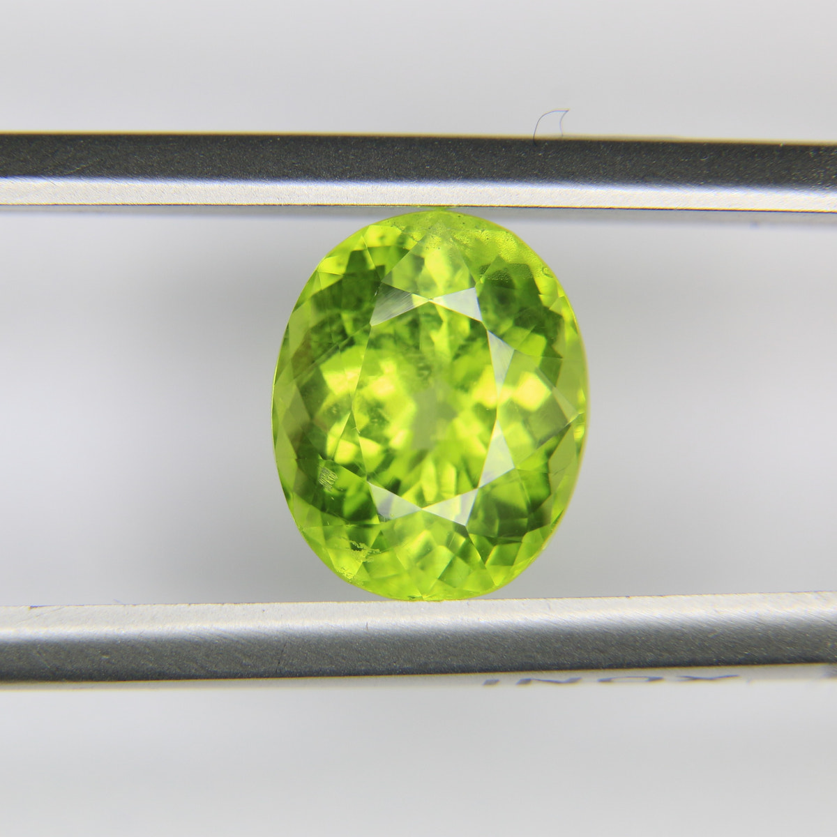 3.4ct Peridot