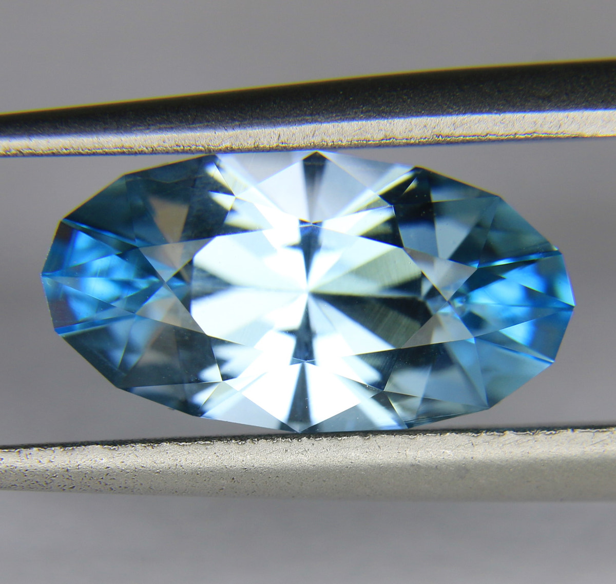 3.65ct Topaz Sky blue - alternate view 2