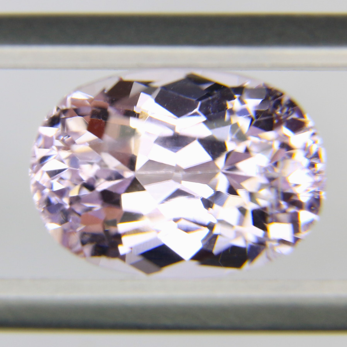 3.83ct Kunzite - alternate view 2