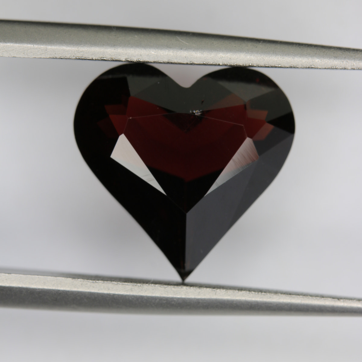 4.10ct Garnet Rhodolite - alternate view 2