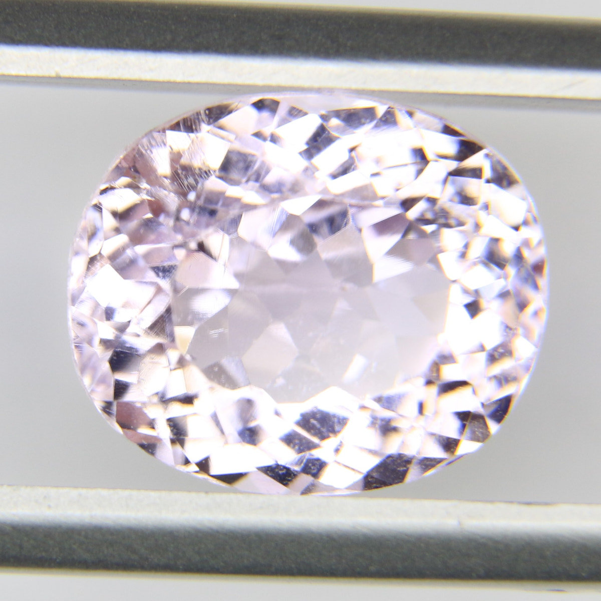 4.8ct Kunzite - alternate view 2