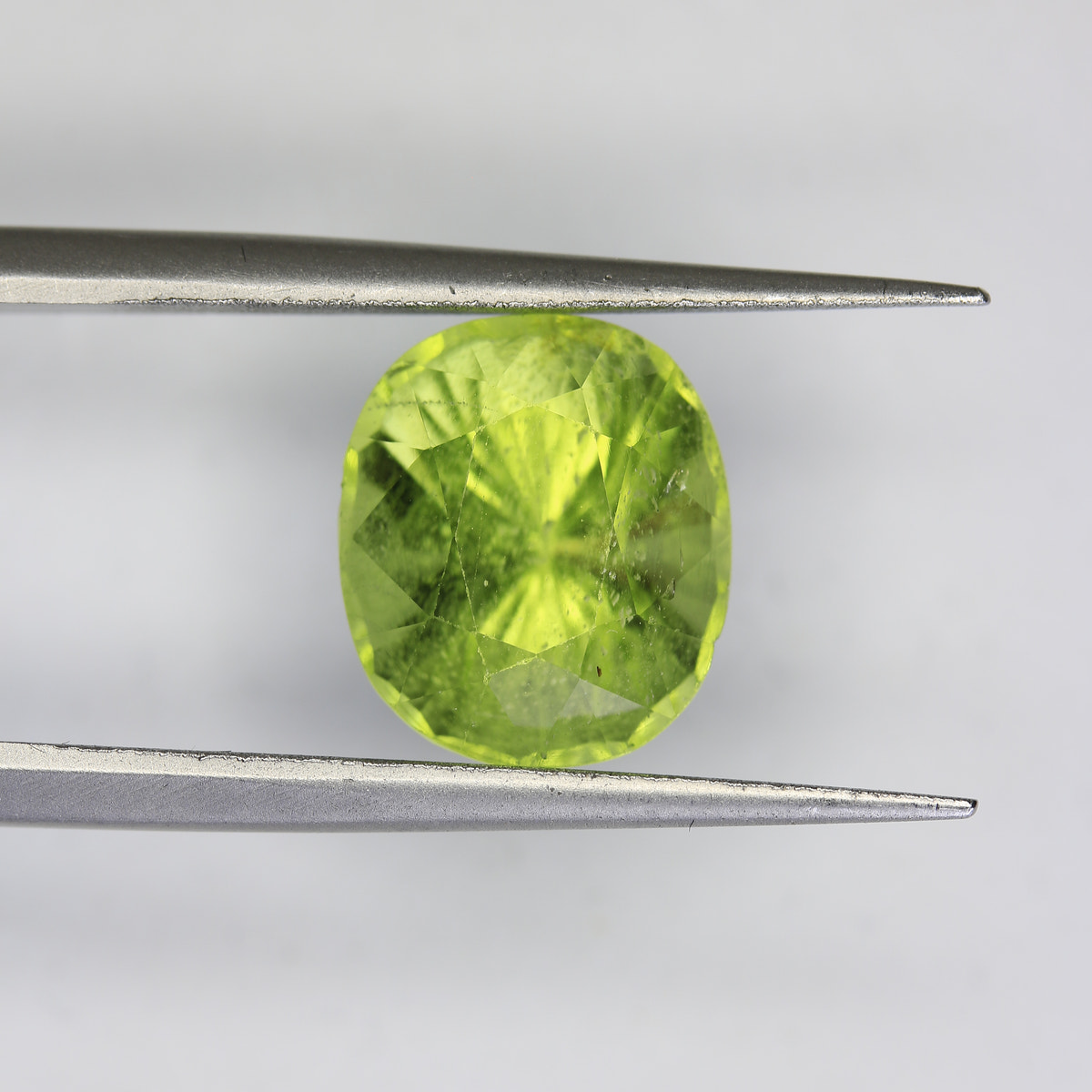 5.12ct Peridot - alternate view 2